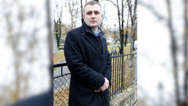 ЧОВЕК ЈЕ СКЛОНИЈИ КАЖЊАВАЊУ НЕГО ПРАШТАЊУ: Александар Југовић о роману Усамљеник са Родригеса, смртној казни, извршиоцима и жртвама ЧОВЕК ЈЕ СКЛОНИЈИ КАЖЊАВАЊУ НЕГО ПРАШТАЊУ: Александар Југовић о роману Усамљеник са Родригеса, смртној казни, извршиоцима и жртвама