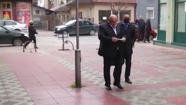 ПАЛМА ОТИШАО У ТУЖИЛАШТВО: Лидер ЈС затражио од надлежних да испитају све оптужбе Маринике Тепић ПАЛМА ОТИШАО У ТУЖИЛАШТВО: Лидер ЈС затражио од надлежних да испитају све оптужбе Маринике Тепић