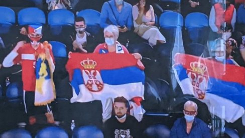 НЕРЕДИ У АУСТРАЛИЈИ: Албански навијачи напали српске и скандирали Косово је Албанија НЕРЕДИ У АУСТРАЛИЈИ: Албански навијачи напали српске и скандирали Косово је Албанија