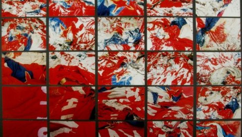 POSTAVKA U UMETNIČKOJ GALERIJI U KRUŠEVCU: Izložba fotografija i grafika Branimira Karanovića (FOTO) POSTAVKA U UMETNIČKOJ GALERIJI U KRUŠEVCU: Izložba fotografija i grafika Branimira Karanovića (FOTO)