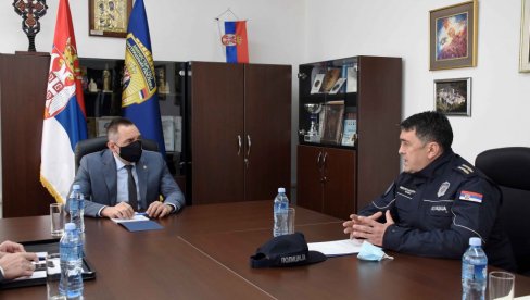 БОРБА ПРОТИВ ПЉАЧКЕ БУЏЕТА: Вулин - Полиција ради на сузбијању свих облика криминалитета, посебно сиве економије (ФОТО) БОРБА ПРОТИВ ПЉАЧКЕ БУЏЕТА: Вулин - Полиција ради на сузбијању свих облика криминалитета, посебно сиве економије (ФОТО)