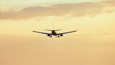 DRAMA NA NEBU IZNAD BEOGRADA: Prinudno sleteo avion iz Praga, putnici čekaju dalje informacije