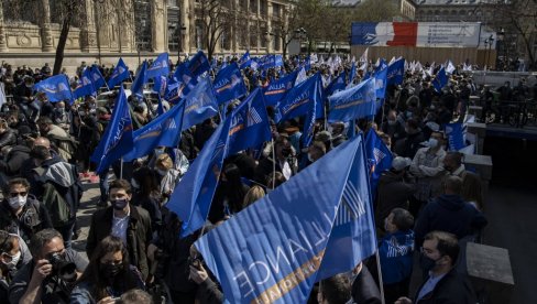 POLICAJCI SE NALJUTILI: Protesti širom Francuske - evo šta su zahtevi demonstranata POLICAJCI SE NALJUTILI: Protesti širom Francuske - evo šta su zahtevi demonstranata