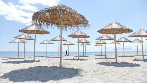 У МАЈУ СКОРО ДА НИЈЕ БИЛО ТУРИСТА: Грчка очекује већи прилив страних гостију од краја јуна У МАЈУ СКОРО ДА НИЈЕ БИЛО ТУРИСТА: Грчка очекује већи прилив страних гостију од краја јуна