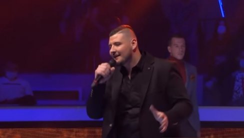 МОМИР ПРЕ 3 НЕДЕЉЕ ПЕВАО ПЕСМУ КОЈА ЈЕ СЛУТИЛА НА ТРАГЕДИЈУ? Једног дана када одем ја, оставићу песме своје МОМИР ПРЕ 3 НЕДЕЉЕ ПЕВАО ПЕСМУ КОЈА ЈЕ СЛУТИЛА НА ТРАГЕДИЈУ? Једног дана када одем ја, оставићу песме своје