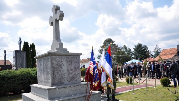 ДАН СЕЋАЊА НА БРАНИОЦЕ МАЈЕВИЦЕ: Одржан парастос за погинуле борце (ФОТО) ДАН СЕЋАЊА НА БРАНИОЦЕ МАЈЕВИЦЕ: Одржан парастос за погинуле борце (ФОТО)