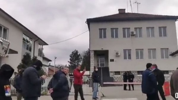 ПОКРЕТ ЗА ПЉЕВЉА ОЦЕНИО: ДПС производи четнике да плаши мањинске народе ПОКРЕТ ЗА ПЉЕВЉА ОЦЕНИО: ДПС производи четнике да плаши мањинске народе