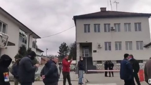 ПОКРЕТ ЗА ПЉЕВЉА ОЦЕНИО: ДПС производи четнике да плаши мањинске народе ПОКРЕТ ЗА ПЉЕВЉА ОЦЕНИО: ДПС производи четнике да плаши мањинске народе