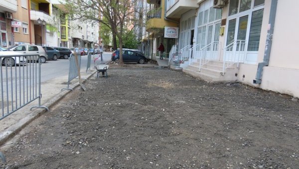 САНАЦИЈА ПАРКИРАЛИШТА У НОВОМ САДУ: Ускоро безбеднији паркинг (ФОТО) САНАЦИЈА ПАРКИРАЛИШТА У НОВОМ САДУ: Ускоро безбеднији паркинг (ФОТО)