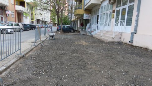 САНАЦИЈА ПАРКИРАЛИШТА У НОВОМ САДУ: Ускоро безбеднији паркинг (ФОТО) САНАЦИЈА ПАРКИРАЛИШТА У НОВОМ САДУ: Ускоро безбеднији паркинг (ФОТО)