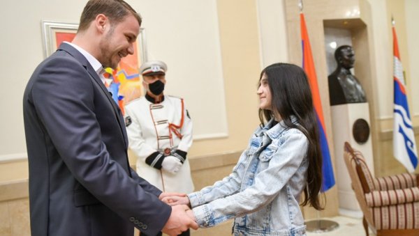ПРОСЛАВА ДАНА БАЊАЛУКЕ: Пријем за младу глумицу Биљану Чекић ПРОСЛАВА ДАНА БАЊАЛУКЕ: Пријем за младу глумицу Биљану Чекић