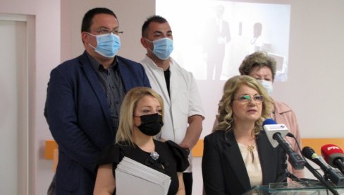 УРУЧЕНА 21 СПЕЦИЈАЛИЗАЦИЈА МЛАДИМ ЛЕКАРИМА: Свечаност у Здравственом центру Врање (ФОТО) УРУЧЕНА 21 СПЕЦИЈАЛИЗАЦИЈА МЛАДИМ ЛЕКАРИМА: Свечаност у Здравственом центру Врање (ФОТО)
