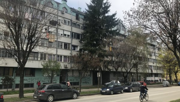 У ФОНТАНИ МИСТЕРИОЗНО НЕСТАЈЕ ВОДА: Несвакидашња ситуација у згради у Немањиној улици нерешива за ЈКП Грејање Чачак У ФОНТАНИ МИСТЕРИОЗНО НЕСТАЈЕ ВОДА: Несвакидашња ситуација у згради у Немањиној улици нерешива за ЈКП Грејање Чачак