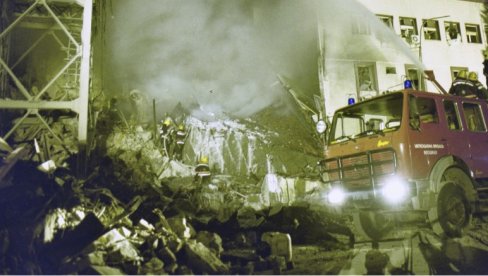 KLARK NAREDIO POKOLJ ZA GODIŠNJICU NATO: Vandalsko bombardovanje zgrade RTS pre 25 godina bilo je lična osveta američkih jastrebova KLARK NAREDIO POKOLJ ZA GODIŠNJICU NATO: Vandalsko bombardovanje zgrade RTS pre 25 godina bilo je lična osveta američkih jastrebova