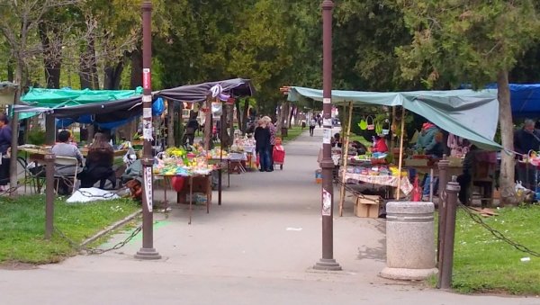 ПРЕТПРАЗНИЧНА КУПОВИНА: Ускршњи базар у градском парку у Пожаревцу ПРЕТПРАЗНИЧНА КУПОВИНА: Ускршњи базар у градском парку у Пожаревцу