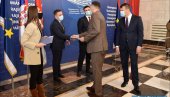 ГРАД ЗРЕЊАНИН: За реконструкцију водоводне мреже у насељу Ружа Шулман 40 милиона ГРАД ЗРЕЊАНИН: За реконструкцију водоводне мреже у насељу Ружа Шулман 40 милиона