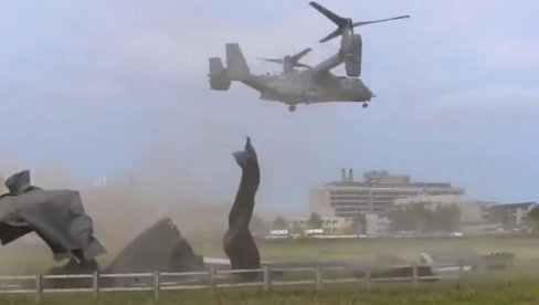 АМЕРИКАНЦИ УНИШТИЛИ НА ХЕЛИОДРОМ БОЛНИЦЕ: Ротор војне летелице “оспреј” сворио вртлог који је “однео” подлогу (ВИДЕО) АМЕРИКАНЦИ УНИШТИЛИ НА ХЕЛИОДРОМ БОЛНИЦЕ: Ротор војне летелице “оспреј” сворио вртлог који је “однео” подлогу (ВИДЕО)