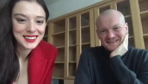 ОВО ЈЕ ДЕЧКО МИЛЕНЕ РАДУЛОВИЋ: Глумица партнера довела у Београд, ево чиме се бави (ФОТО) ОВО ЈЕ ДЕЧКО МИЛЕНЕ РАДУЛОВИЋ: Глумица партнера довела у Београд, ево чиме се бави (ФОТО)