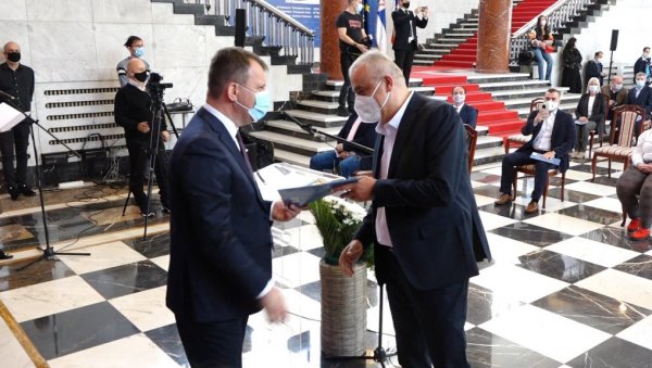 ЗА АТАРСКЕ ПУТЕВЕ 20 МИЛИОНА ДИНАРА: Суботица добила средства путем конкурса Покрајинске владе ЗА АТАРСКЕ ПУТЕВЕ 20 МИЛИОНА ДИНАРА: Суботица добила средства путем конкурса Покрајинске владе