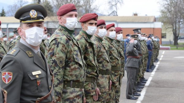ПОДИГНУТ УГЛЕД ПРОФЕСИЈЕ: И у Краљеву на пригодан начин обележен Дан Војске Србије (ФОТО) ПОДИГНУТ УГЛЕД ПРОФЕСИЈЕ: И у Краљеву на пригодан начин обележен Дан Војске Србије (ФОТО)