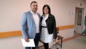 ОД ХОРОРА ДО РОМАНСЕ: Како је млади лекарски пар из Врања спојила пандемија короне ОД ХОРОРА ДО РОМАНСЕ: Како је млади лекарски пар из Врања спојила пандемија короне