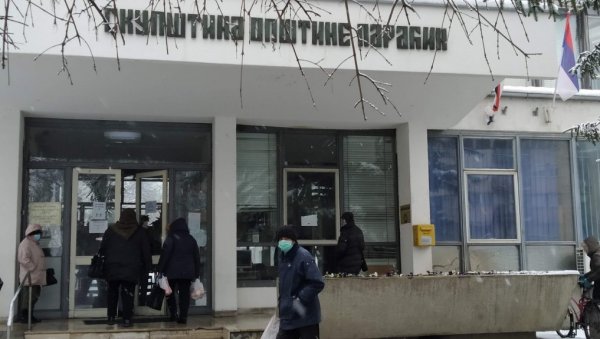 ЗАСЕДАЛА СКУПШТИНА ОПШТИНЕ ПАРАЋИН: Изабран нови већник и заменица секретара СО ЗАСЕДАЛА СКУПШТИНА ОПШТИНЕ ПАРАЋИН: Изабран нови већник и заменица секретара СО