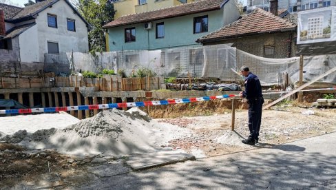 BOMBA BLOKIRA BANOVO BRDO: Uklanjanje eksplozivne naprave sa gradilišta u Nodilovoj ulici na Čukarici počinje sutra u 7.00 BOMBA BLOKIRA BANOVO BRDO: Uklanjanje eksplozivne naprave sa gradilišta u Nodilovoj ulici na Čukarici počinje sutra u 7.00