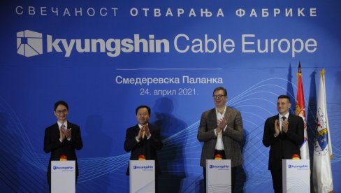 СРБИЈА ЈЕ ДОБРО МЕСТО ЗА УЛАГАЊЕ: Вучић презадовољан због отварања нове фабрике - Поносан сам на то што смо победили у великој конкуренцији СРБИЈА ЈЕ ДОБРО МЕСТО ЗА УЛАГАЊЕ: Вучић презадовољан због отварања нове фабрике - Поносан сам на то што смо победили у великој конкуренцији