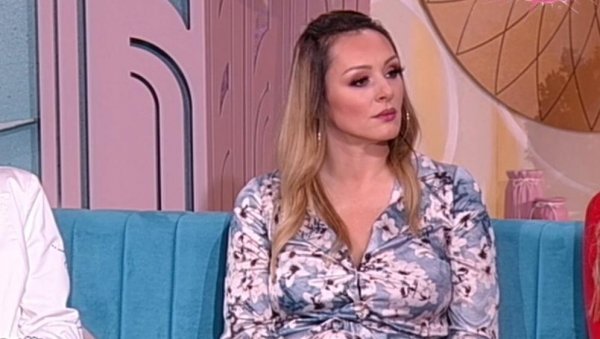 АНАБЕЛА У ЕМИСИЈИ ОТКРИЛА ДА ЈЕ ИМАЛА ИНТЕРВЕНЦИЈУ: Све ме је стигло и сада све чистим и решавам - Гледам себе и видим најгоре АНАБЕЛА У ЕМИСИЈИ ОТКРИЛА ДА ЈЕ ИМАЛА ИНТЕРВЕНЦИЈУ: Све ме је стигло и сада све чистим и решавам - Гледам себе и видим најгоре