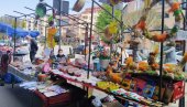 ПРЕДУСКРШЊА ПРОДАЈА У ПАРАЋИНУ: На тезгама од боја за јаја до корпи и „зечева“ (ФОТО) ПРЕДУСКРШЊА ПРОДАЈА У ПАРАЋИНУ: На тезгама од боја за јаја до корпи и „зечева“ (ФОТО)