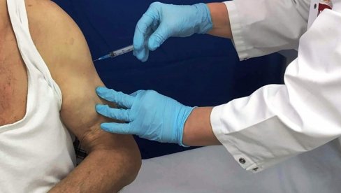 OBORILI EVROPSKI REKORD: U Crnoj Gori, prvog dana masovne imunizacije, vakcinu protiv korone primilo 10 hiljada ljudi! OBORILI EVROPSKI REKORD: U Crnoj Gori, prvog dana masovne imunizacije, vakcinu protiv korone primilo 10 hiljada ljudi!
