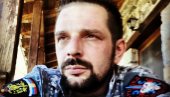 ПОСЛЕДЊИ СТАТУС ПРЕМИНУЛОГ НОЋНОГ ВУКА: Дан пред смрт Саша Савић поделио честитку (ФОТО) ПОСЛЕДЊИ СТАТУС ПРЕМИНУЛОГ НОЋНОГ ВУКА: Дан пред смрт Саша Савић поделио честитку (ФОТО)