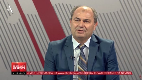 ХРВАТСКО ПРАВОСУЂЕ ГЛУВО НА ВАПАЈЕ СРБА: Зашто нико није одговарао? (ВИДЕО) ХРВАТСКО ПРАВОСУЂЕ ГЛУВО НА ВАПАЈЕ СРБА: Зашто нико није одговарао? (ВИДЕО)