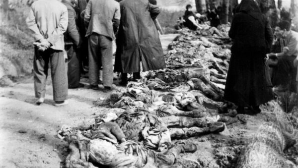 ЦРНЕ ЈАМЕ УМЕСТО ОЧИЈУ: Сведочанство новинара који је први крочио у Јасеновачки логор - Док мртви плове Савом, живи чекају да отплове... ЦРНЕ ЈАМЕ УМЕСТО ОЧИЈУ: Сведочанство новинара који је први крочио у Јасеновачки логор - Док мртви плове Савом, живи чекају да отплове...