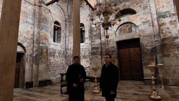 ДЕЧАНИ СУ ДУХОВНА РИЗНИЦА СРПСКОГ НАРОДА НА КИМ: Петар Петковић - Захваљујући овом манастиру знамо као народ ко смо и куда треба да идемо ДЕЧАНИ СУ ДУХОВНА РИЗНИЦА СРПСКОГ НАРОДА НА КИМ: Петар Петковић - Захваљујући овом манастиру знамо као народ ко смо и куда треба да идемо