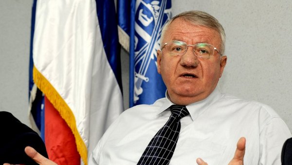 РАДИКАЛИ ПРОТИВ ИЗРУЧЕЊА СРБА АМЕРИКАНЦИМА: Постоје сви услови да им се суди у Србији РАДИКАЛИ ПРОТИВ ИЗРУЧЕЊА СРБА АМЕРИКАНЦИМА: Постоје сви услови да им се суди у Србији