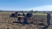 НЕГОТИН ПОМАЖЕ ПОЉОПРИВРЕДНИЦИМА: За субвенције аграру ове године 20 милиона НЕГОТИН ПОМАЖЕ ПОЉОПРИВРЕДНИЦИМА: За субвенције аграру ове године 20 милиона