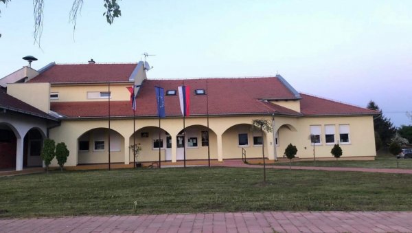 ОПШТИНА МАРКУШИЦА СДСС ЈЕДИНИ ПРЕДАО ЛИСТУ Зорић: Очекујемо још бољи резултат! ОПШТИНА МАРКУШИЦА СДСС ЈЕДИНИ ПРЕДАО ЛИСТУ Зорић: Очекујемо још бољи резултат!
