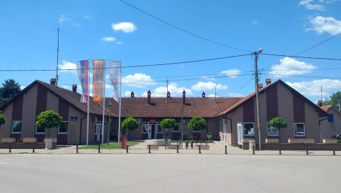 КОСТОЛАЦ НА ВРХУ СА ПРОСЕКОМ 70.012 ДИНАРА: Ево колике су плате у осталим градовима у Браничевском округу КОСТОЛАЦ НА ВРХУ СА ПРОСЕКОМ 70.012 ДИНАРА: Ево колике су плате у осталим градовима у Браничевском округу