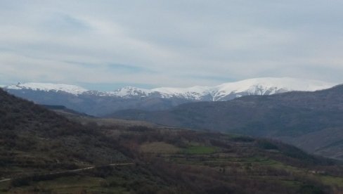 ДОЛЕ ПРОЛЕЋЕ - ГОРЕ ЗИМА: Највиши српски врх под дебелим слојем снега ДОЛЕ ПРОЛЕЋЕ - ГОРЕ ЗИМА: Највиши српски врх под дебелим слојем снега