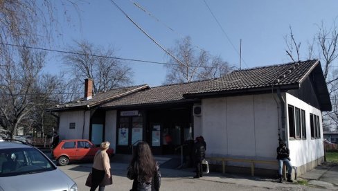 НЕМА ОПУШТАЊА НА КОВИД-ОДЕЉЕЊУ У ПАРАЋИНУ: Број болесника је испод 50, али се одржава на том нивоу НЕМА ОПУШТАЊА НА КОВИД-ОДЕЉЕЊУ У ПАРАЋИНУ: Број болесника је испод 50, али се одржава на том нивоу