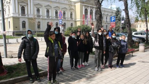 NAMĆORI USREĆILI 55 DECE: Društvo Dobra narav iz Kruševca neumorno i u vreme epidemije NAMĆORI USREĆILI 55 DECE: Društvo Dobra narav iz Kruševca neumorno i u vreme epidemije
