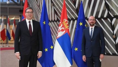 ВУЧИЋ СЕ САСТАО СА МИШЕЛОМ: Председник Србије на радној вечери у Бриселу - овим се завршава и дводневна посета седишту ЕУ! ВУЧИЋ СЕ САСТАО СА МИШЕЛОМ: Председник Србије на радној вечери у Бриселу - овим се завршава и дводневна посета седишту ЕУ!
