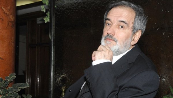 НЕРАЗУМНА ЉУБАВ: Данас се, под утицајем нових технологија, мења и начин на који се удварамо НЕРАЗУМНА ЉУБАВ: Данас се, под утицајем нових технологија, мења и начин на који се удварамо