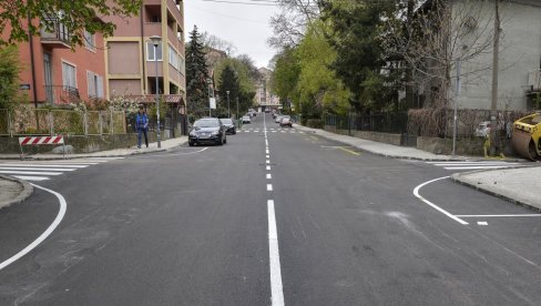 УЛАГАЊЕ У ЗАПУШТЕНЕ ПУТЕВЕ: Од прошле године реконструисано 130 улица на територији општине Палилула (ФОТО) УЛАГАЊЕ У ЗАПУШТЕНЕ ПУТЕВЕ: Од прошле године реконструисано 130 улица на територији општине Палилула (ФОТО)
