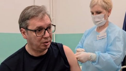 ВАЖНА ВУЧИЋЕВА ПОРУКА НАКОН РЕВАКЦИНАЦИЈЕ: Председник примио другу дозу, па се обратио грађанима Србије (ВИДЕО) ВАЖНА ВУЧИЋЕВА ПОРУКА НАКОН РЕВАКЦИНАЦИЈЕ: Председник примио другу дозу, па се обратио грађанима Србије (ВИДЕО)
