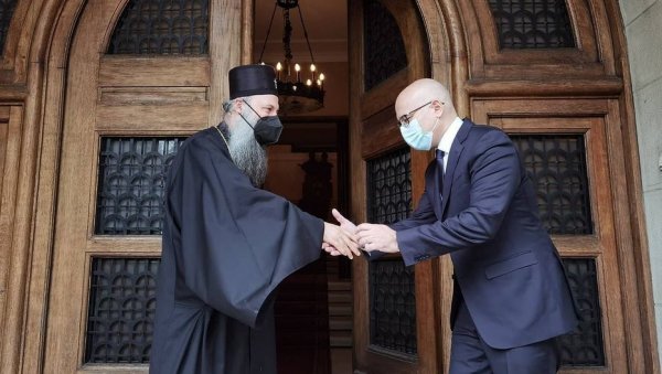 РАЗГОВОР О ИСКУШЕЊИМА И БЛАГОДЕТИМА: Градоначелник Новог Сада посетио патријарха српског господина Порфирија РАЗГОВОР О ИСКУШЕЊИМА И БЛАГОДЕТИМА: Градоначелник Новог Сада посетио патријарха српског господина Порфирија