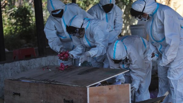 НОЋНА МОРА У ПАНДЕМИЈИ“: Још један опасан здравствени проблем у Индији НОЋНА МОРА У ПАНДЕМИЈИ“: Још један опасан здравствени проблем у Индији