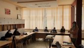 PRIPREMA ZA MALU MATURU: Projekat gradske opštine Obrenovac i Kancelarije za mlade PRIPREMA ZA MALU MATURU: Projekat gradske opštine Obrenovac i Kancelarije za mlade