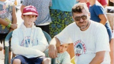 SLIKA DEČAKA SA OBE RUKE U GIPSU KRIJE NEVEROVATNU PRIČU: Danas je vrhunski sportista, ovako je počeo (FOTO) SLIKA DEČAKA SA OBE RUKE U GIPSU KRIJE NEVEROVATNU PRIČU: Danas je vrhunski sportista, ovako je počeo (FOTO)
